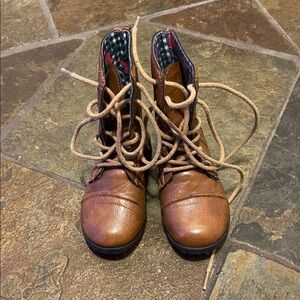 CHILLIPOP SIZE 8 Tan Lace-Up Ankle Boots with Plaid Lining